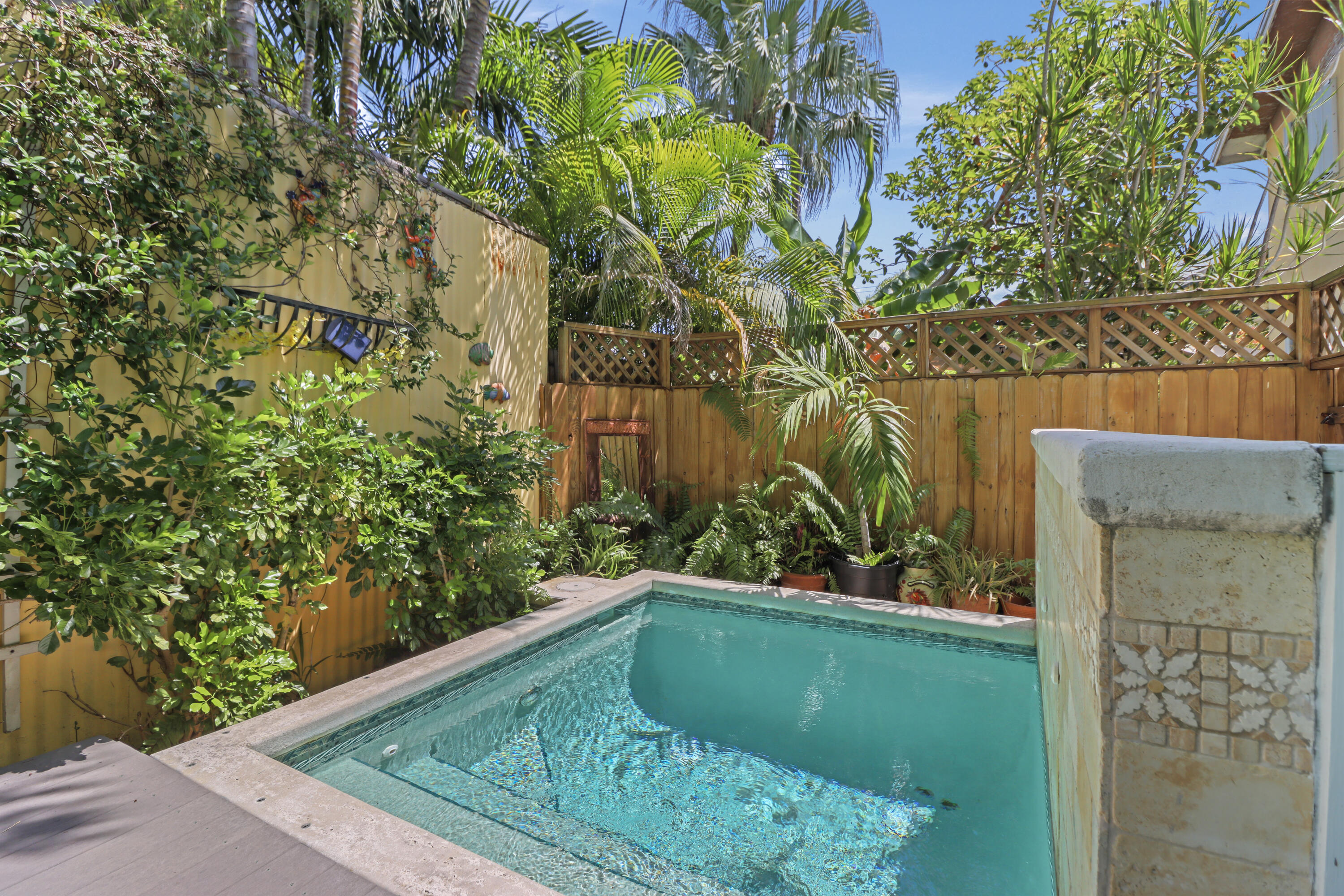 1033 Catherine Street Key West, FL 33040 - Photo 27 of 39 a view of a backyard