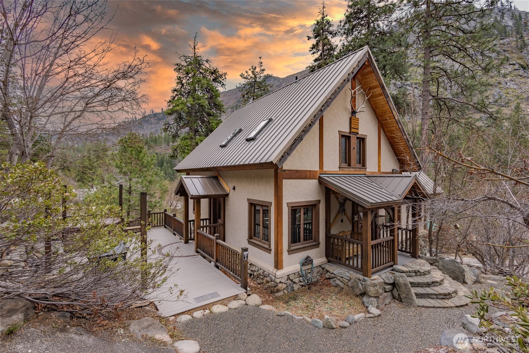 7150 Icicle Road Leavenworth, WA 98826 - Photo 1 of 39