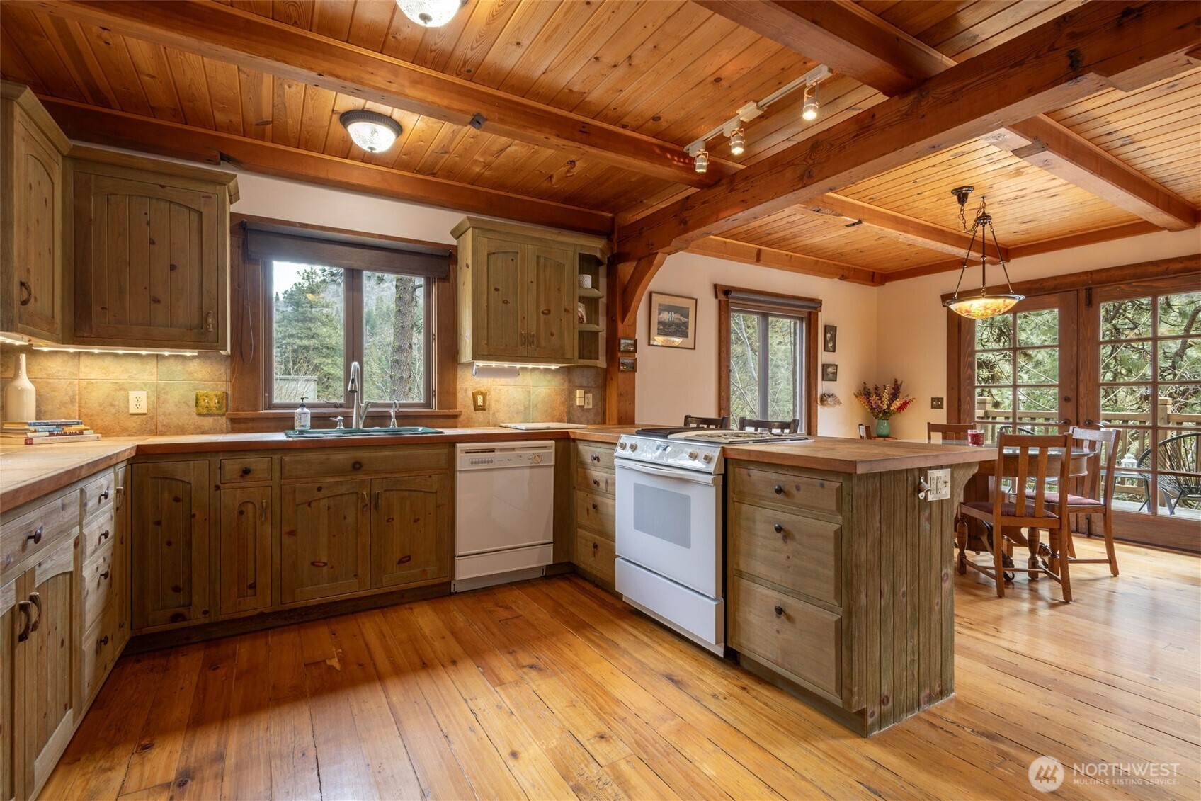 7150 Icicle Road Leavenworth, WA 98826 - Photo 14 of 39