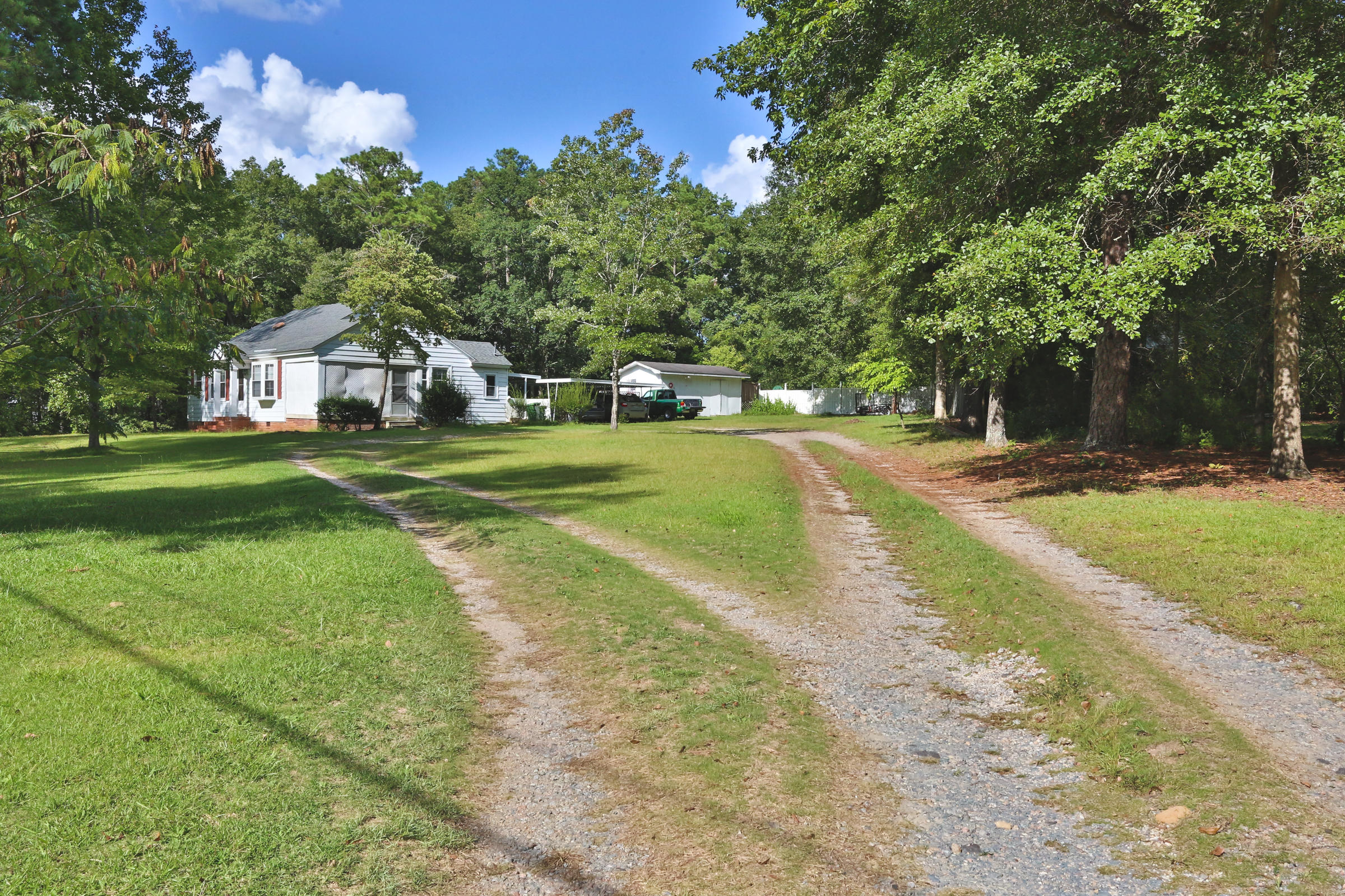 320 Deweese Avenue Rockingham, NC 28379 - Photo 5 of 34 2Z1A5016