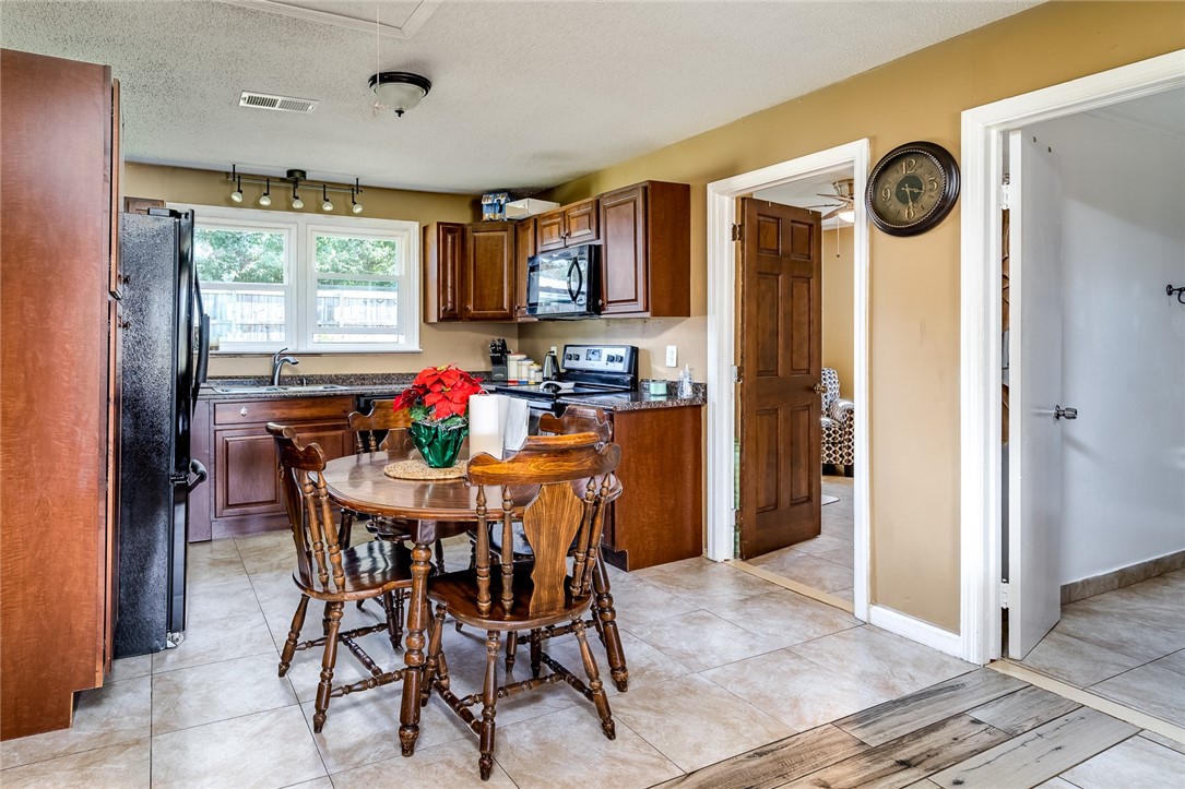 300 Eastview Road Pelzer, SC 29669 - Photo 8 of 28