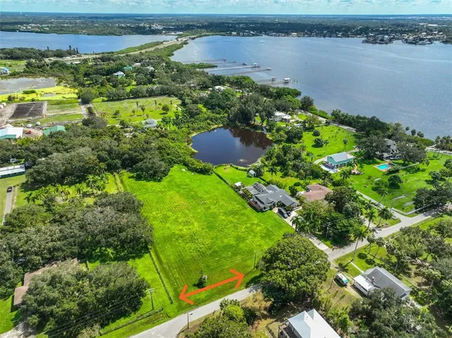 $275,000 | 1484 Center Road, Terra Ceia, FL 34250