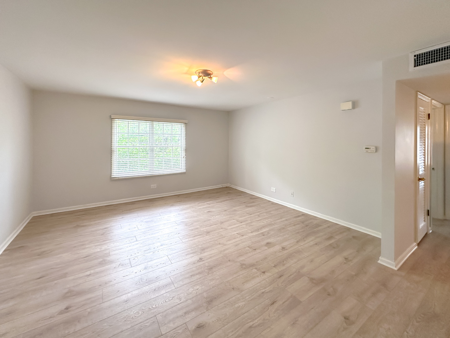 2812 Dundee Road, Unit 15C Northbrook, IL 60062 - Photo 16 of 19 Gallery Image 16