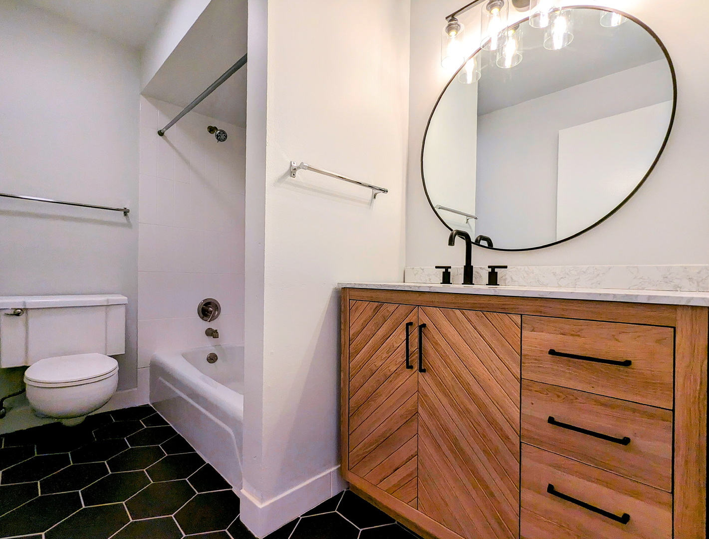 2812 Dundee Road, Unit 15C Northbrook, IL 60062 - Photo 6 of 19 Gallery Image 6
