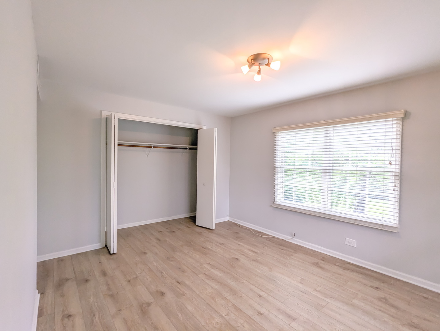 2812 Dundee Road, Unit 15C Northbrook, IL 60062 - Photo 9 of 19 Gallery Image 9