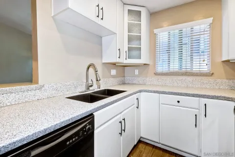 $375,000 | 5550 Adelaide Avenue, Unit 11, San Diego, CA 92115