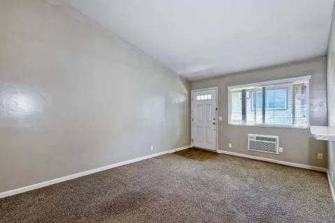 $375,000 | 5550 Adelaide Avenue, Unit 11, San Diego, CA 92115