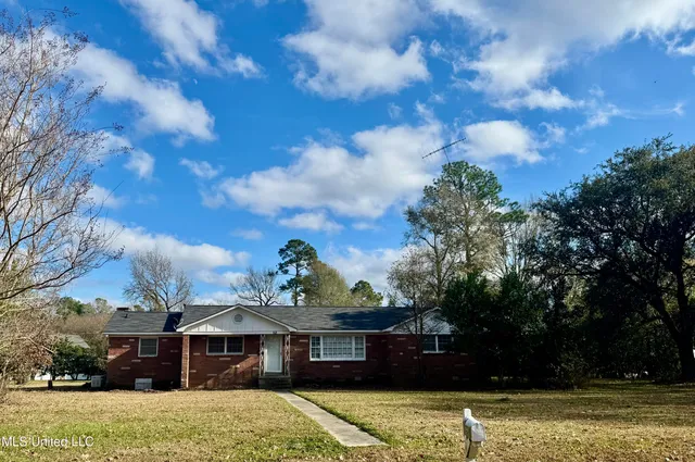 $179,000 | 12 Fatherland Road, Natchez, MS 39120