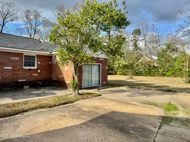$179,000 | 12 Fatherland Road, Natchez, MS 39120