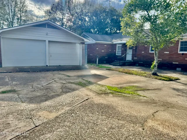 $179,000 | 12 Fatherland Road, Natchez, MS 39120