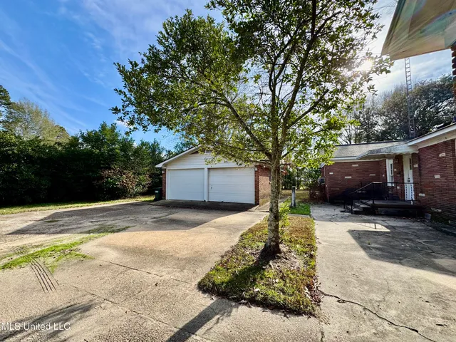 $179,000 | 12 Fatherland Road, Natchez, MS 39120