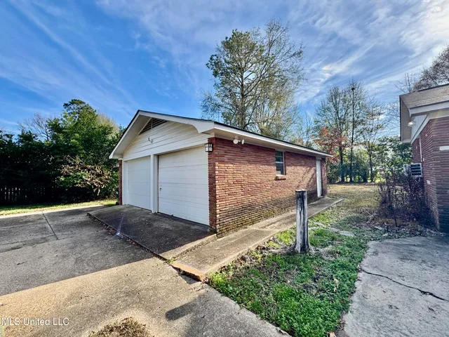 $179,000 | 12 Fatherland Road, Natchez, MS 39120