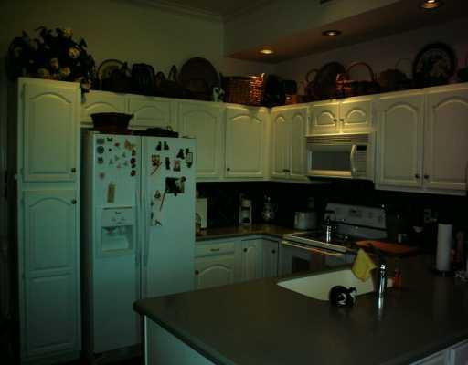 5950 Michaux Street, Unit 90 Boca Raton, FL 33433 - Photo 3 of 8 Kitchen
