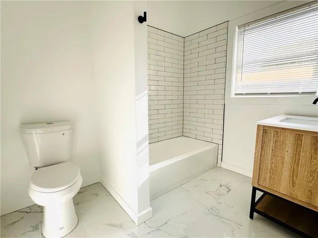 $1,400 | 3722 East 10th Street, Unit B, Kansas City, MO 64127