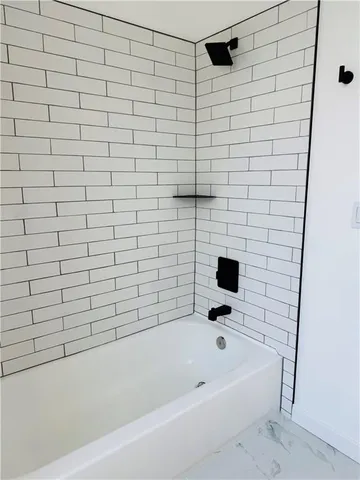 $1,400 | 3722 East 10th Street, Unit B, Kansas City, MO 64127