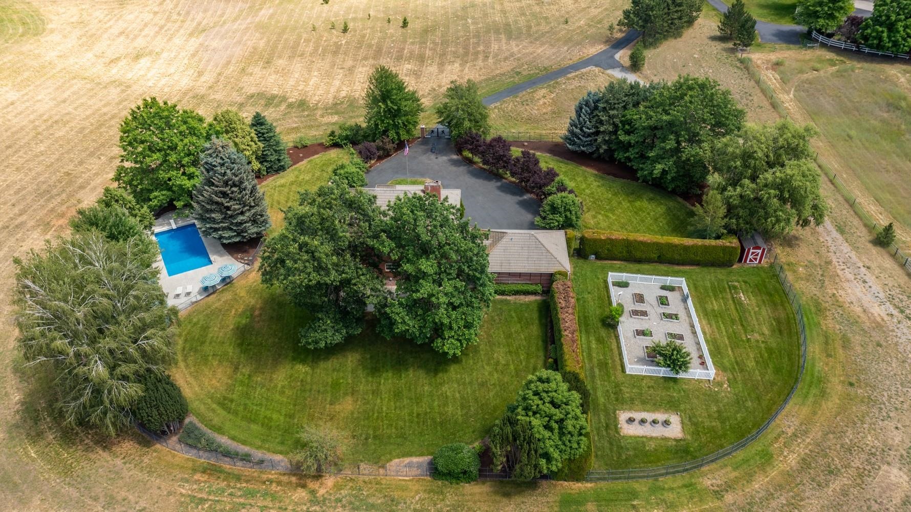 9110 South Hangman Valley Road Spokane, WA 99224 - Photo 8 of 50
