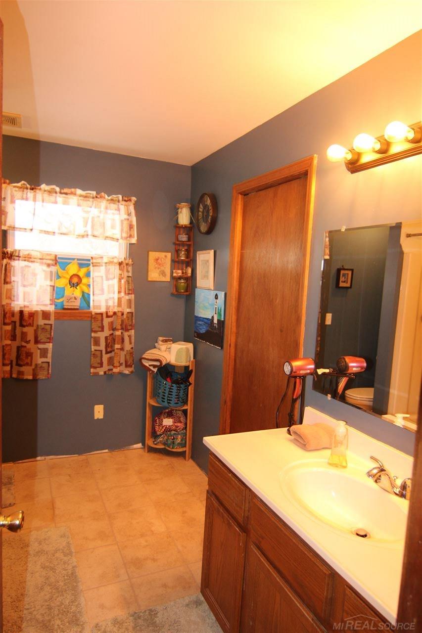 2982 Carpenter Road Lapeer, MI 48446 - Photo 26 of 40