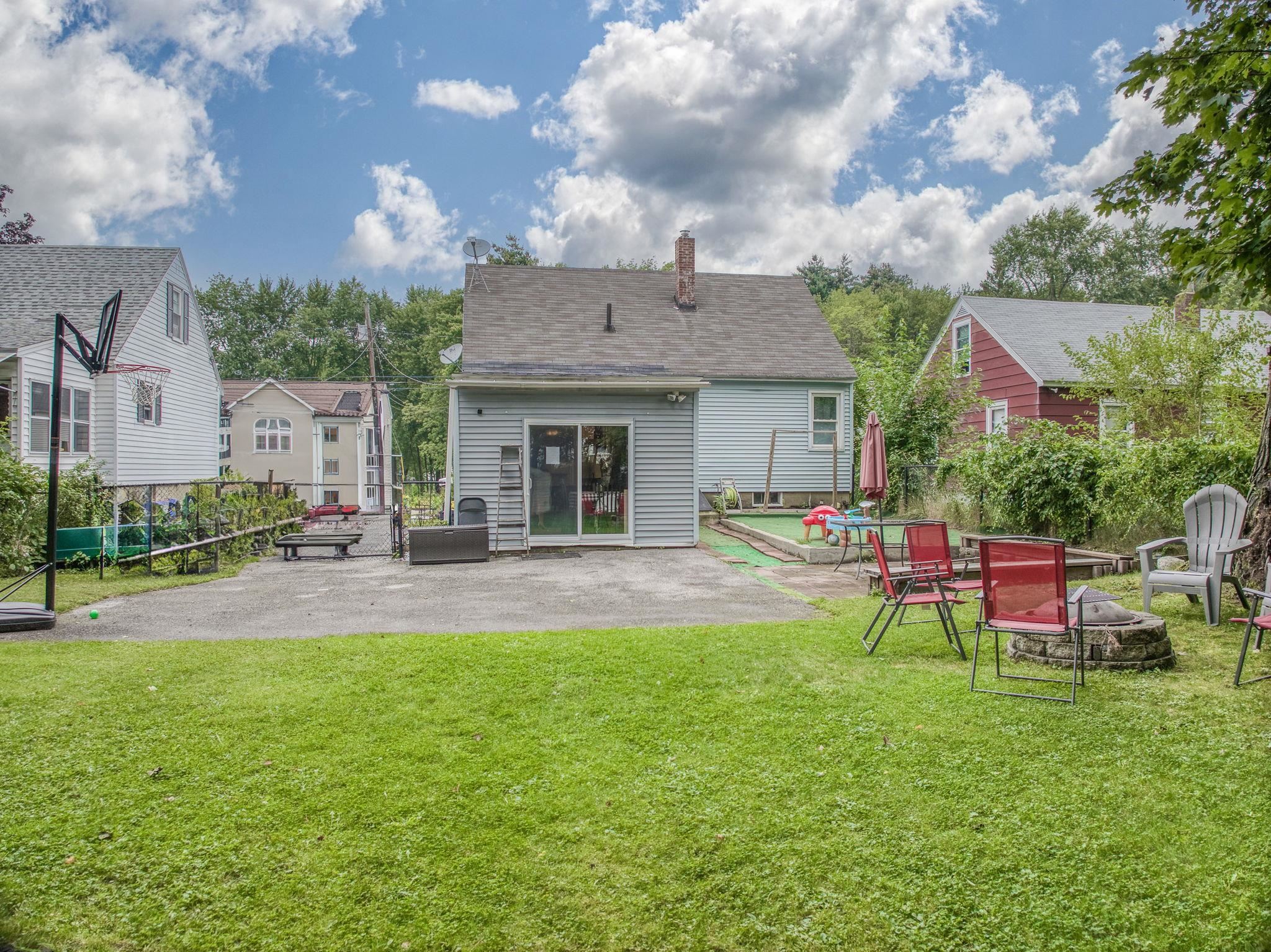 1031 Cilley Road Manchester, NH 03103 - Photo 15 of 21 Gallery Image 15