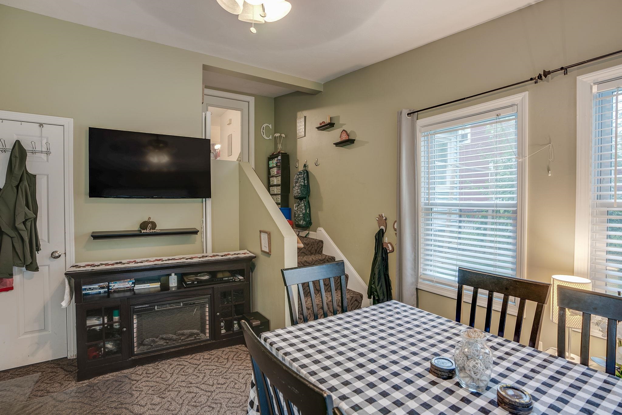 1031 Cilley Road Manchester, NH 03103 - Photo 5 of 21 Gallery Image 5