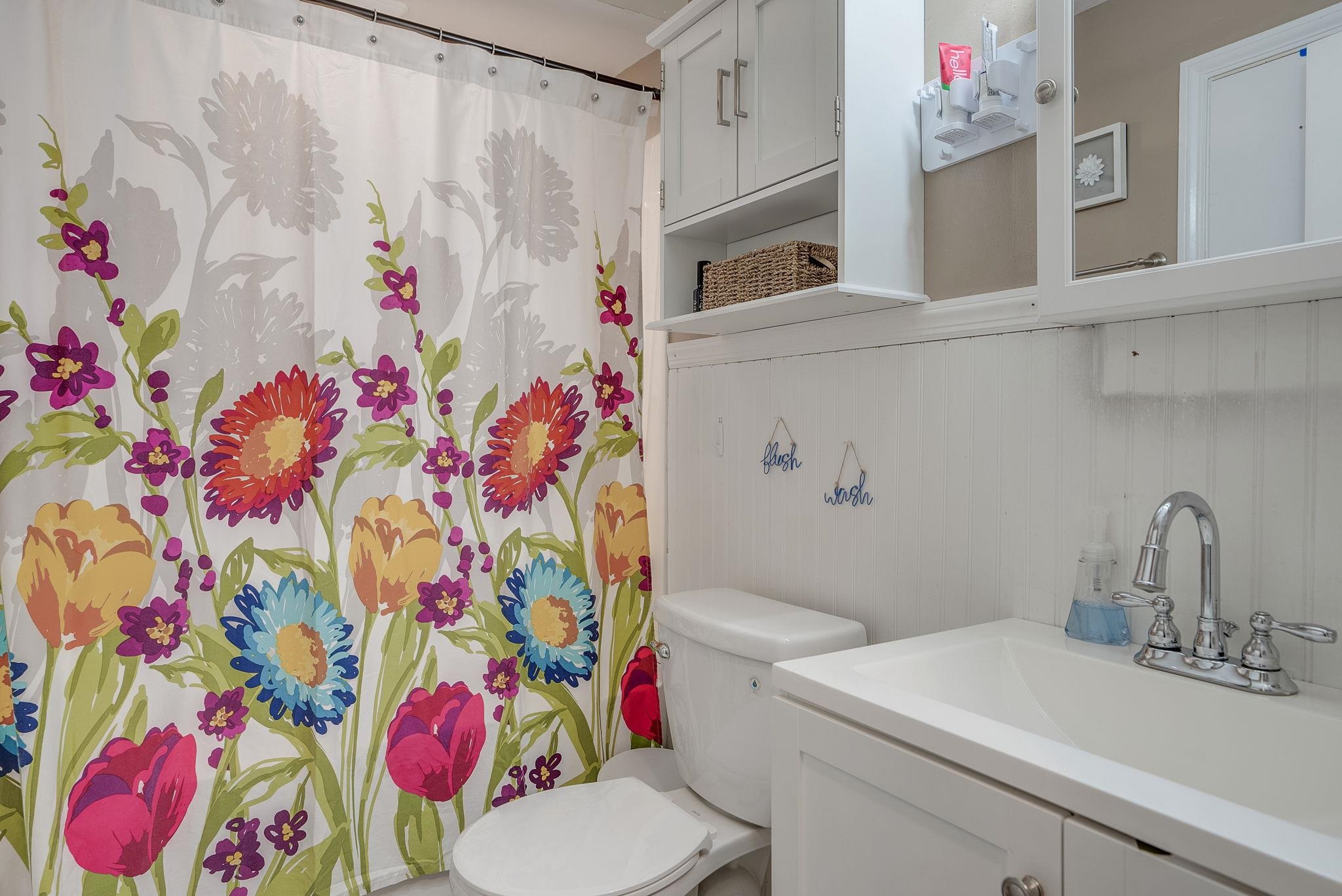 1031 Cilley Road Manchester, NH 03103 - Photo 6 of 21 Gallery Image 6
