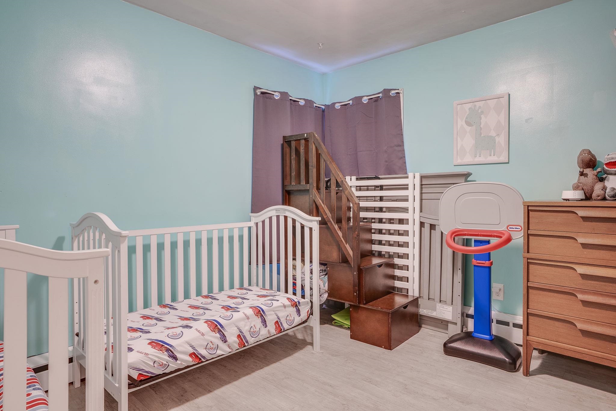 1031 Cilley Road Manchester, NH 03103 - Photo 7 of 21 Gallery Image 7