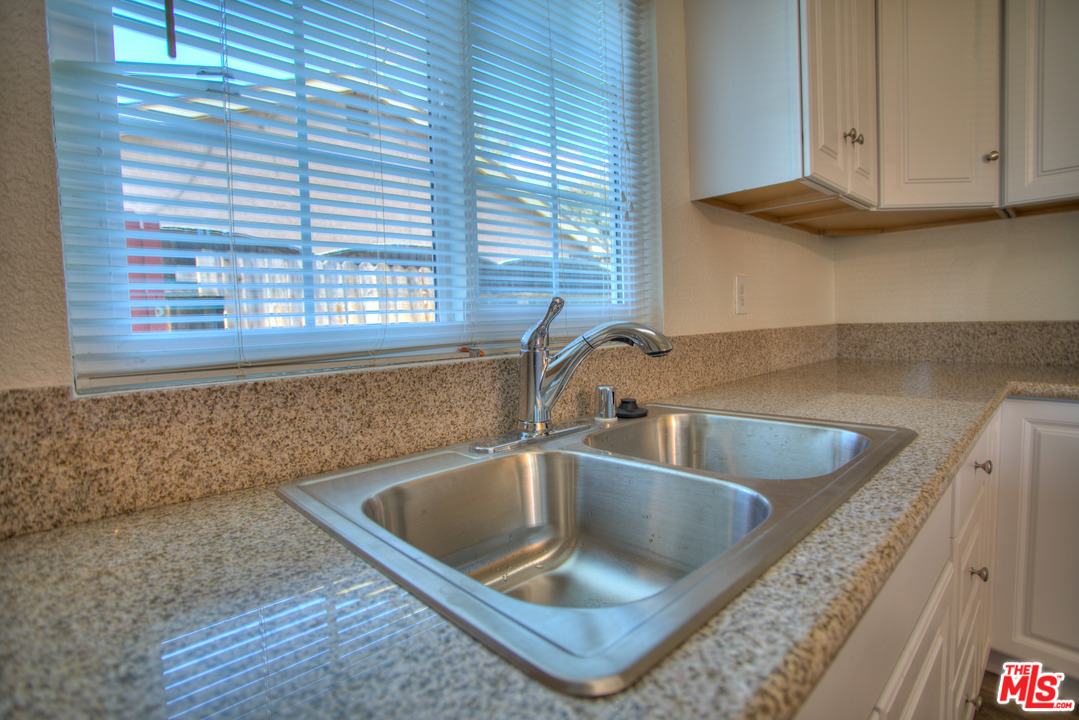 5115 Swallow Lane Riverside, CA 92505 - Photo 9 of 24