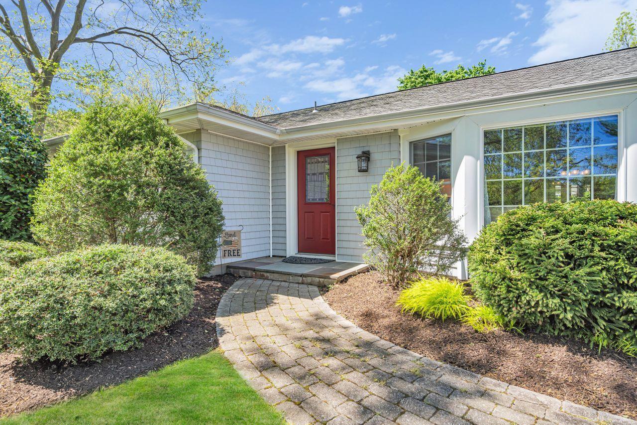 33 Pelican Road Middletown, NJ 07748 - Photo 2 of 45 Front