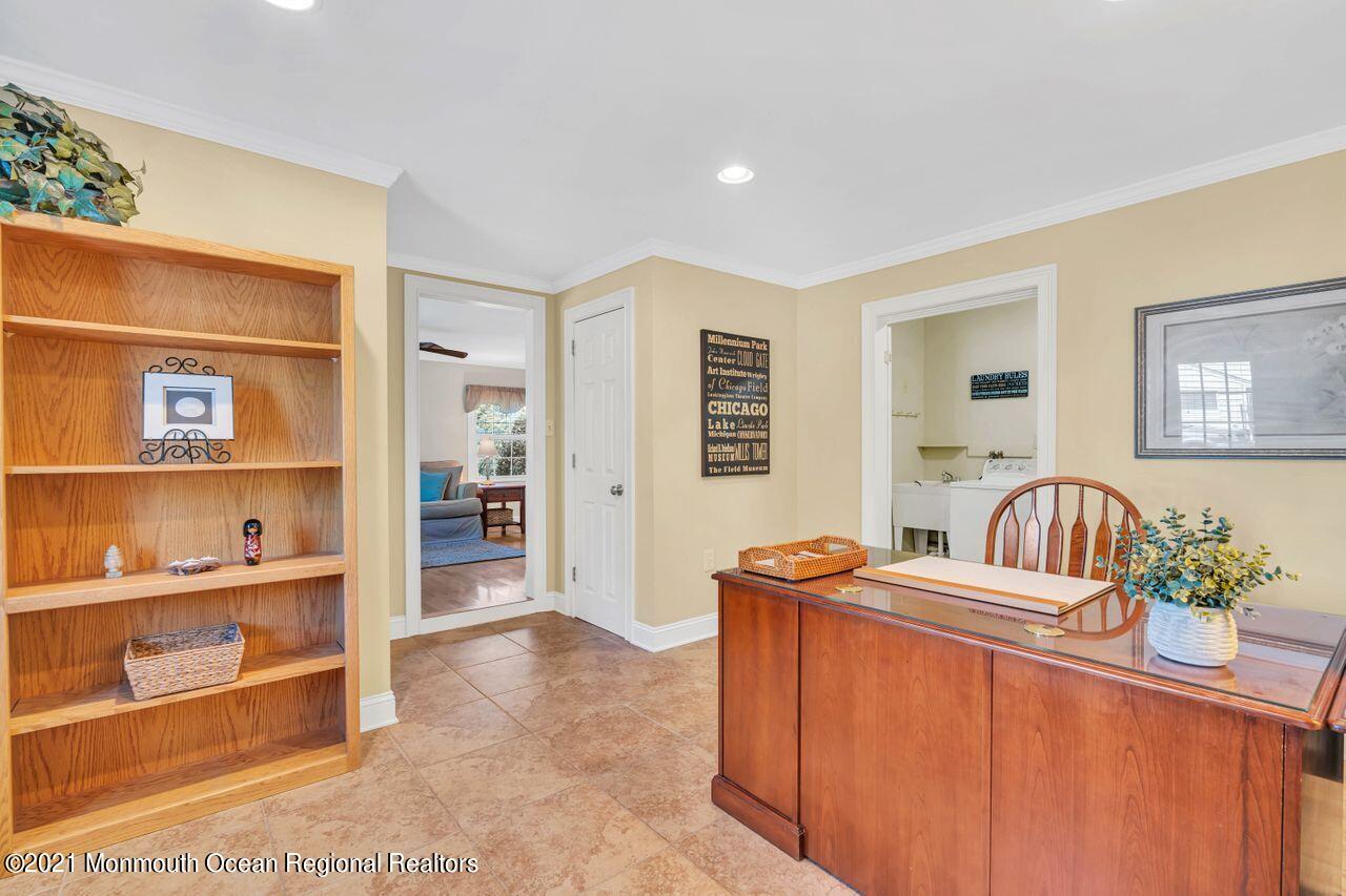 33 Pelican Road Middletown, NJ 07748 - Photo 12 of 45 Office