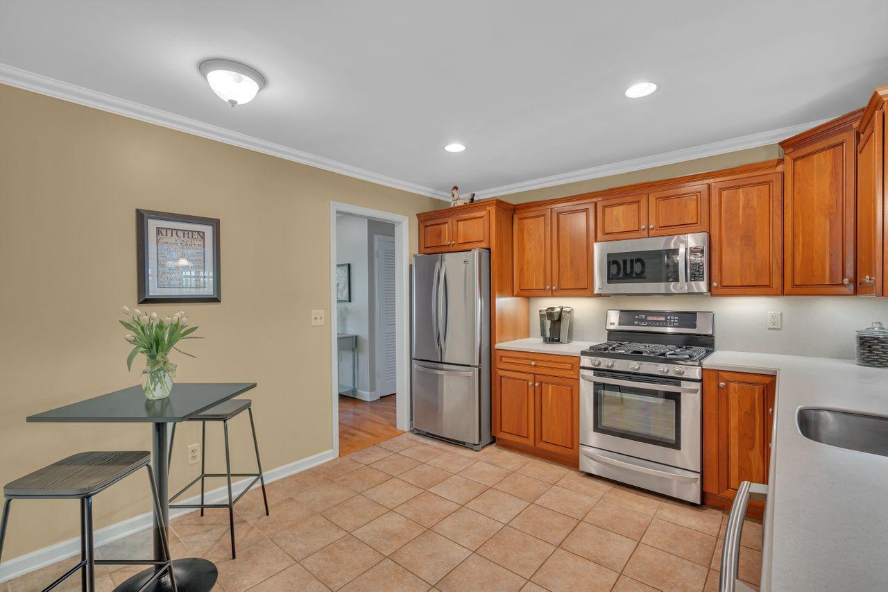 33 Pelican Road Middletown, NJ 07748 - Photo 15 of 45 Kitchen