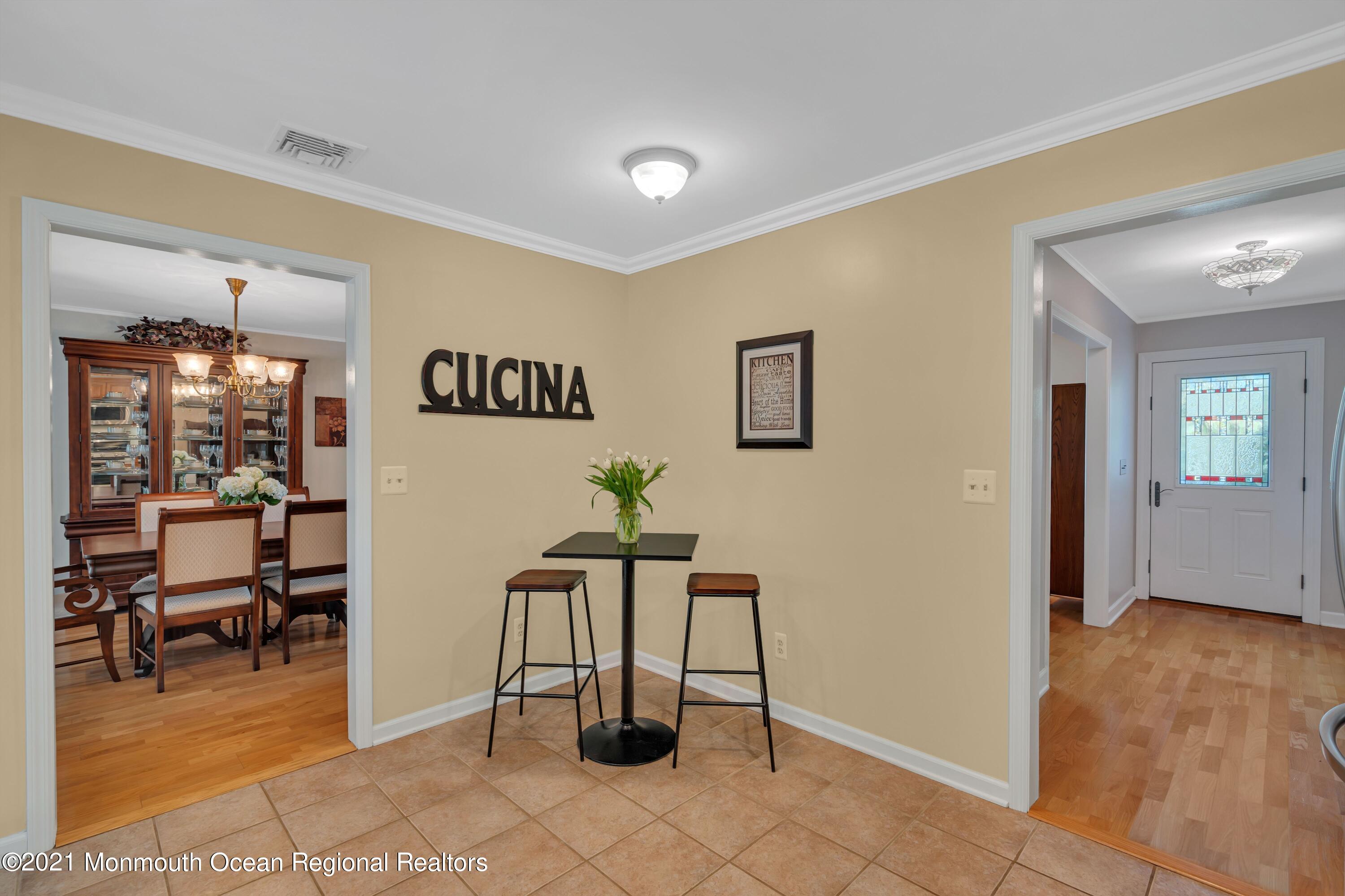 33 Pelican Road Middletown, NJ 07748 - Photo 17 of 45 Kitchen