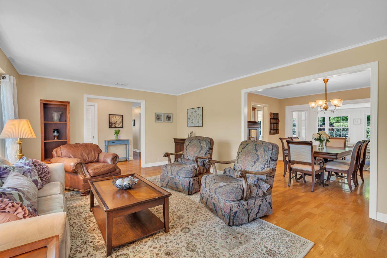 33 Pelican Road Middletown, NJ 07748 - Photo 7 of 45 Living Room