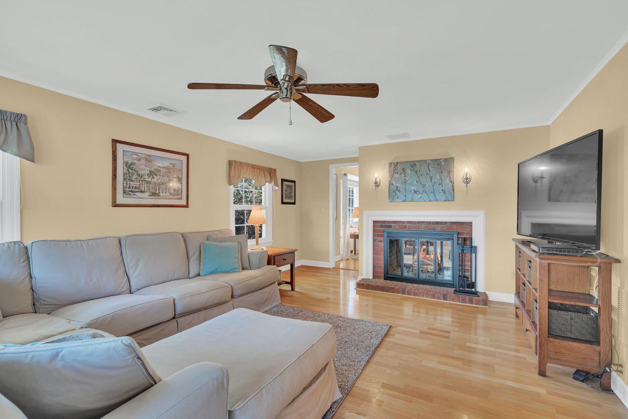 33 Pelican Road Middletown, NJ 07748 - Photo 10 of 45 Family Room