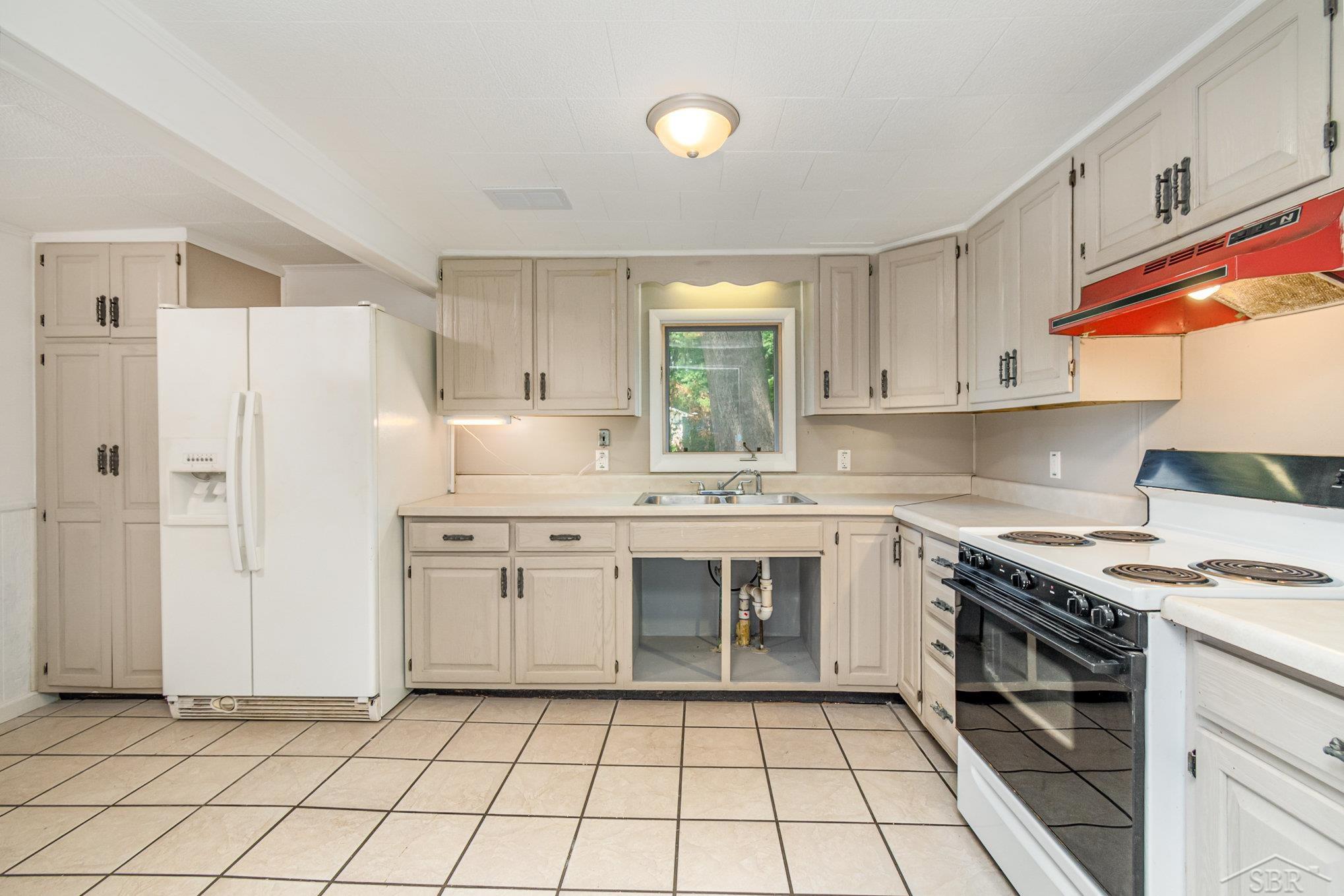 1275 Denton Creek Road Beaverton, MI 48612 - Photo 9 of 27 50118573-8.JPG