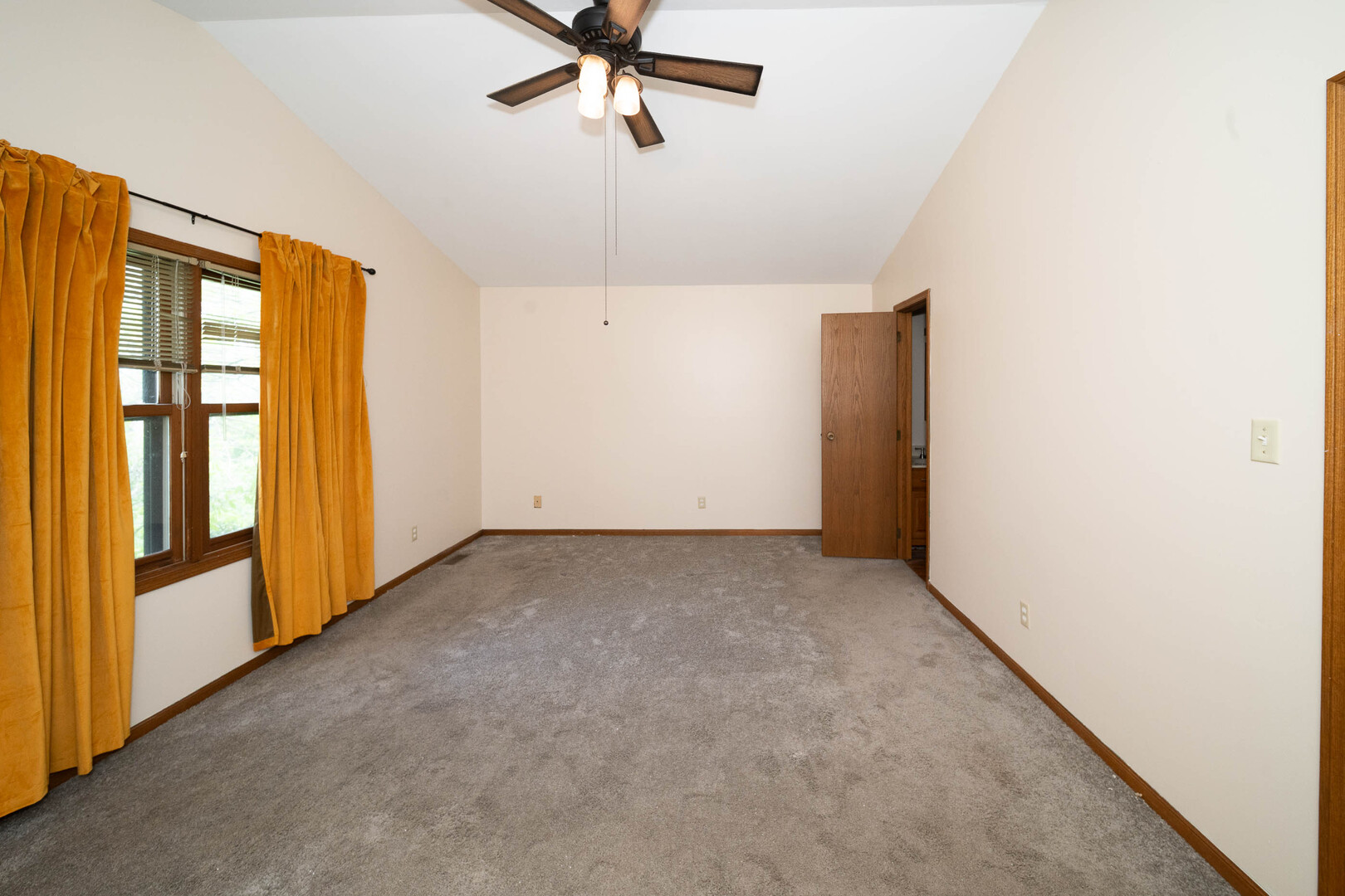 3516 Kings Lair Drive Spring Grove, IL 60081 - Photo 16 of 24
