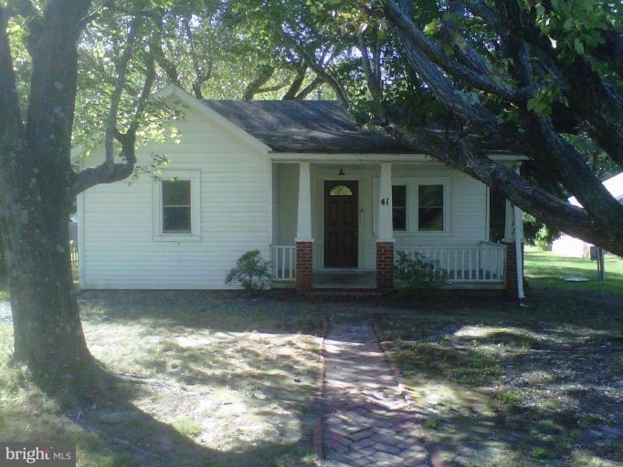 41 Truslow Road Fredericksburg, VA 22405 - Photo 1 of 4 Exterior (Front)