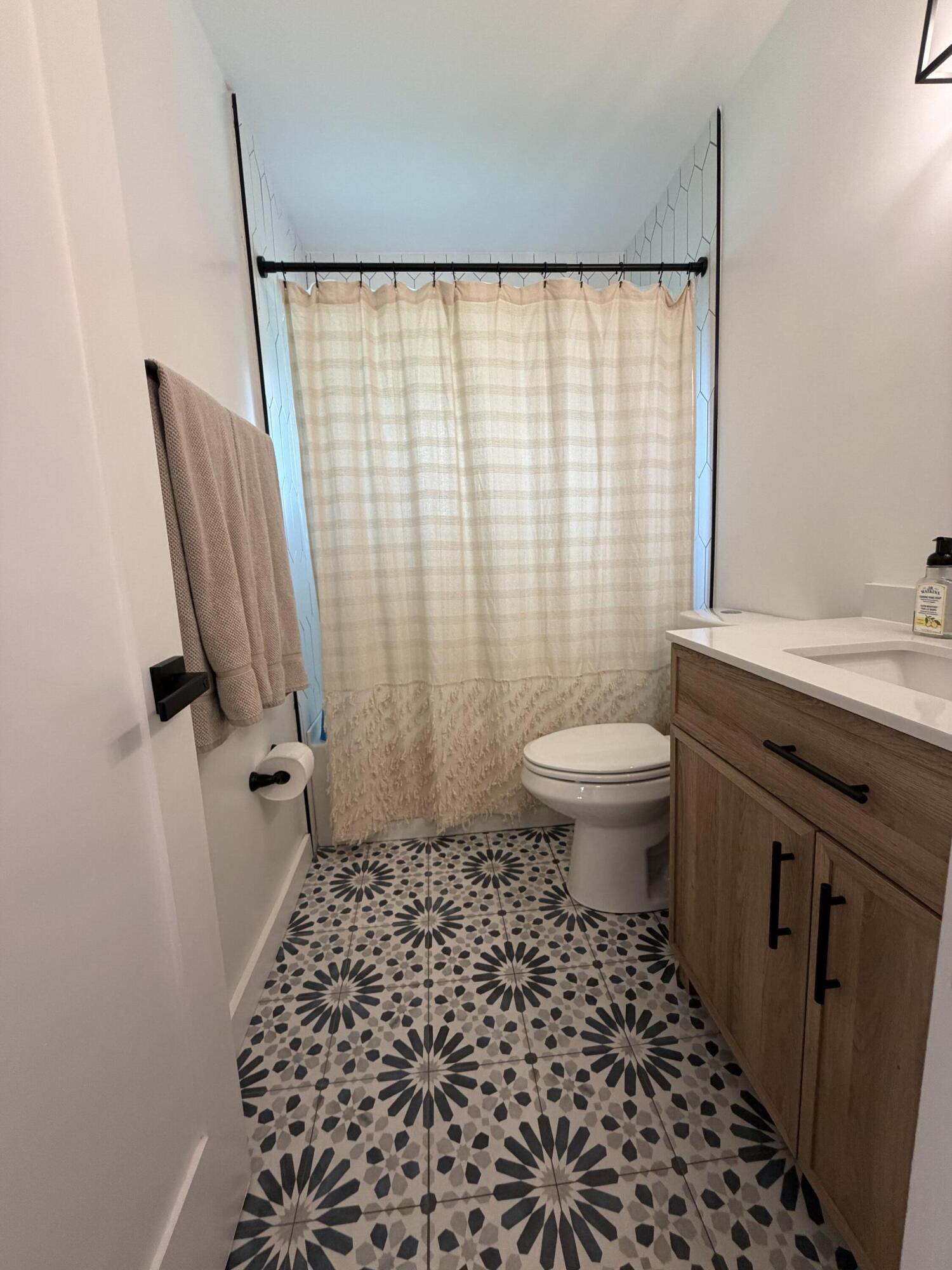 2637 Exuma Road West Palm Beach, FL 33406 - Photo 15 of 16 Guest Bath