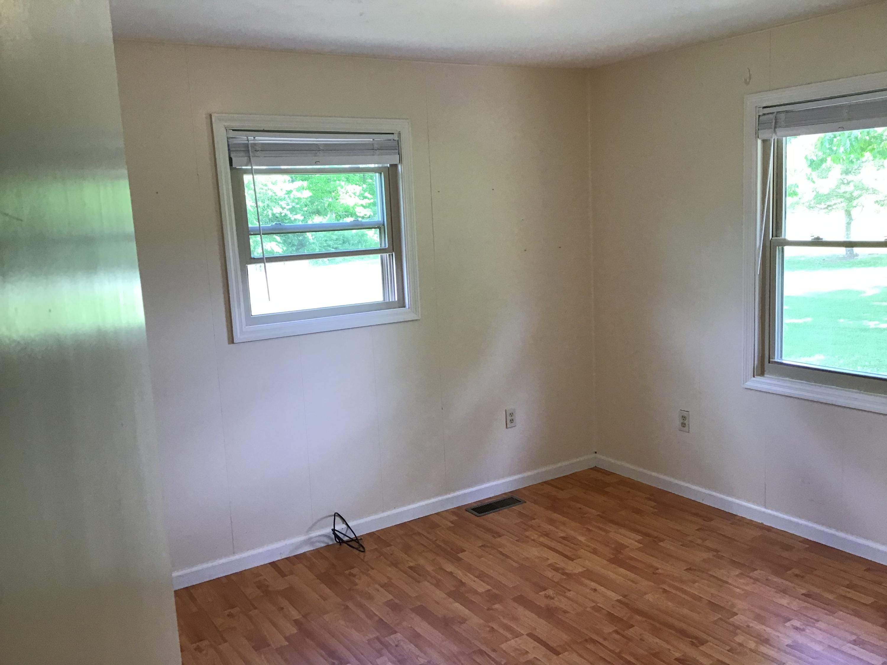 1264 West Creston Road Crossville, TN 38571 - Photo 8 of 14 F594298F-8B57-4D40-ACDE-B587941886BA