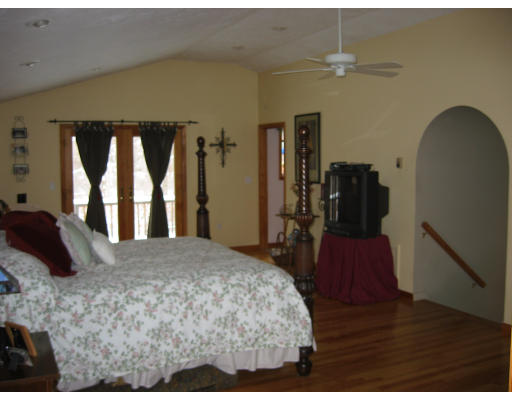 83 Booth Street Needham, MA 02494 - Photo 7 of 11 Gallery Image 7