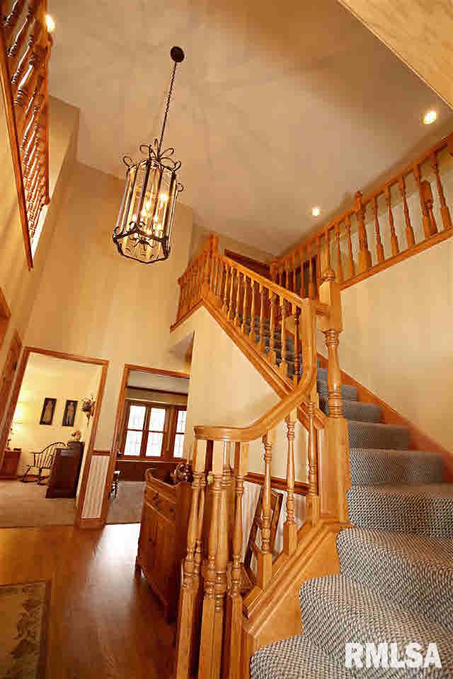 18305 Robbins Road Pleasant Valley, IA 52767 - Photo 2 of 22 Gallery Image 2