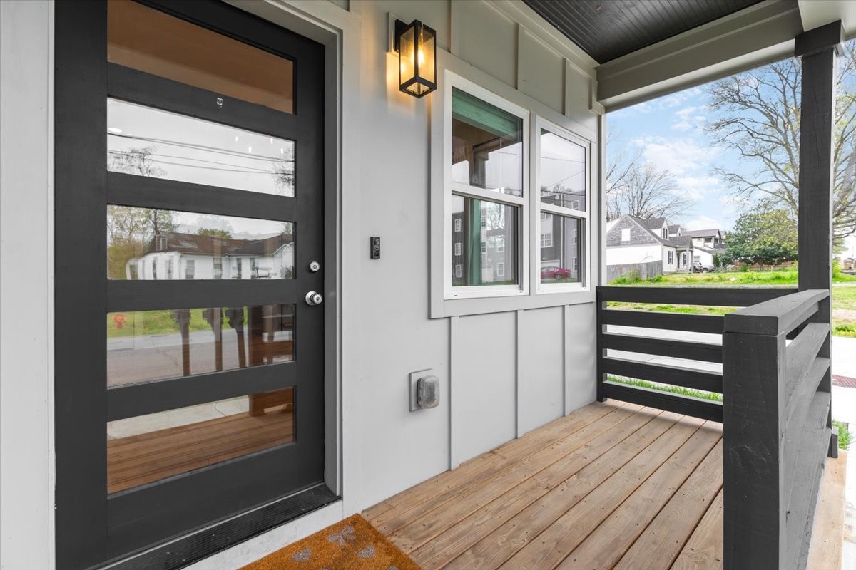 109 A Duke Street Nashville, TN 37207 - Photo 2 of 21 a view of a balcony from an empty room