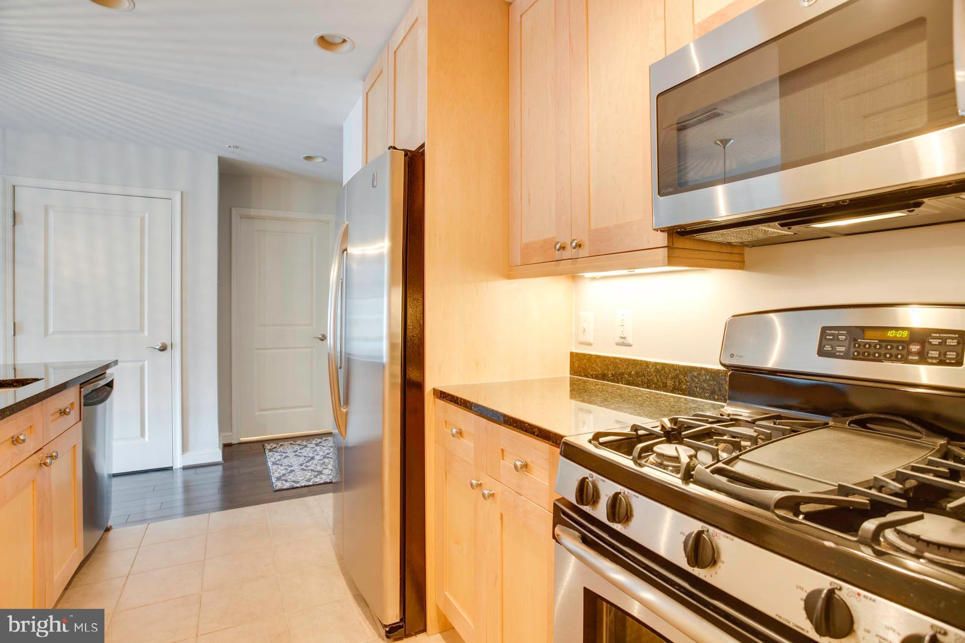 11990 Market Street, Unit 414 Reston, VA 20190 - Photo 2 of 58 Kitchen