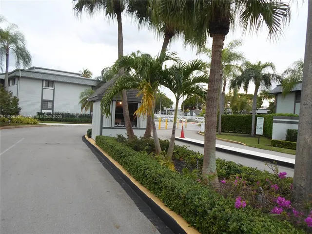 $2,100 | 20760 Northeast 4th Court, Unit 201, Miami, FL 33179