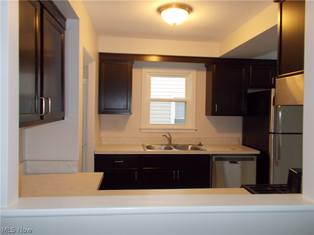 4114 Wilmington Road Cleveland, OH 44121 - Photo 12 of 34