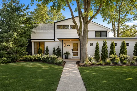 $925,000 | 611 Roger Avenue, Kenilworth, IL 60043
