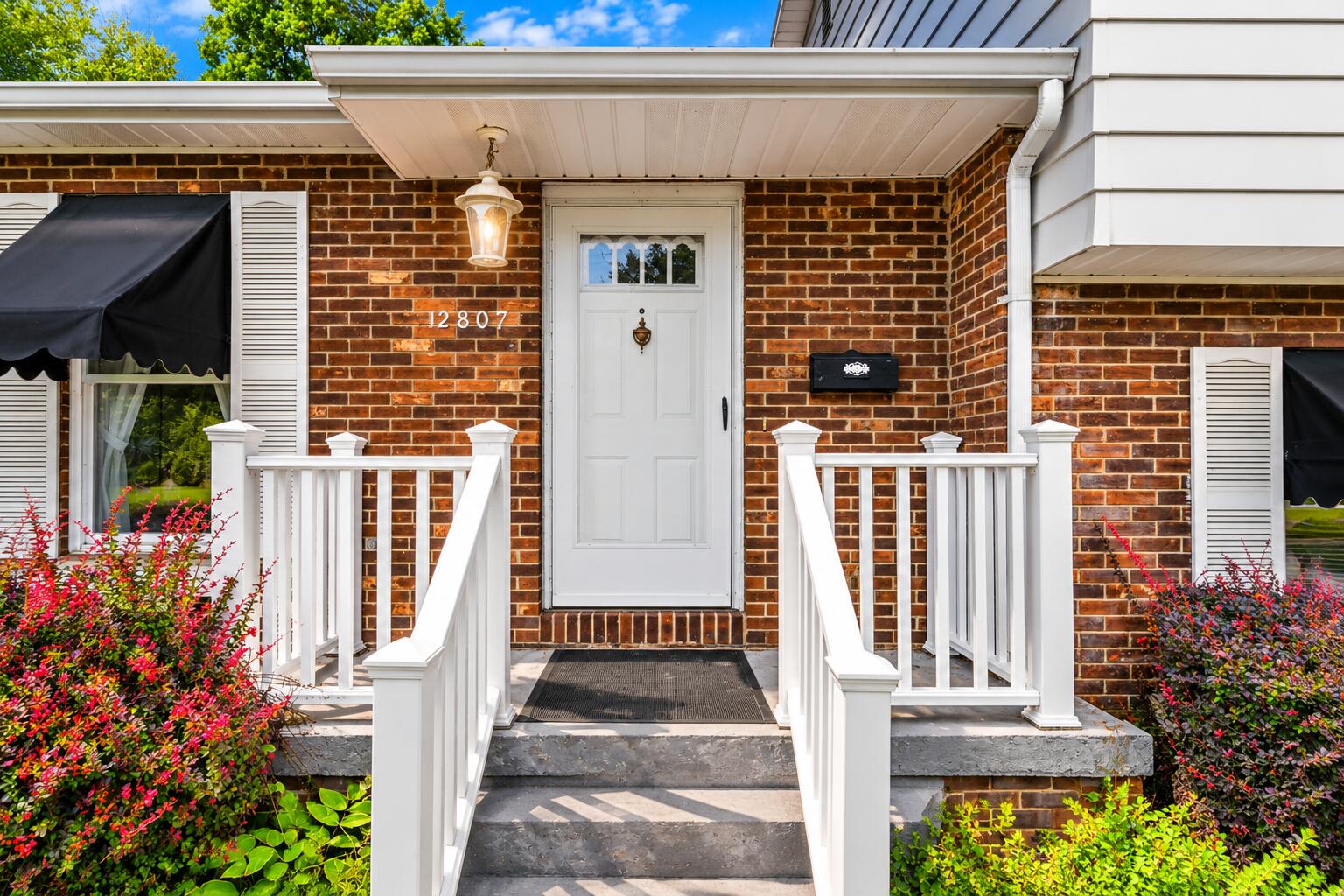 2807 Rensselaer Street Springfield, OH 45503 - Photo 6 of 49 Front Porch