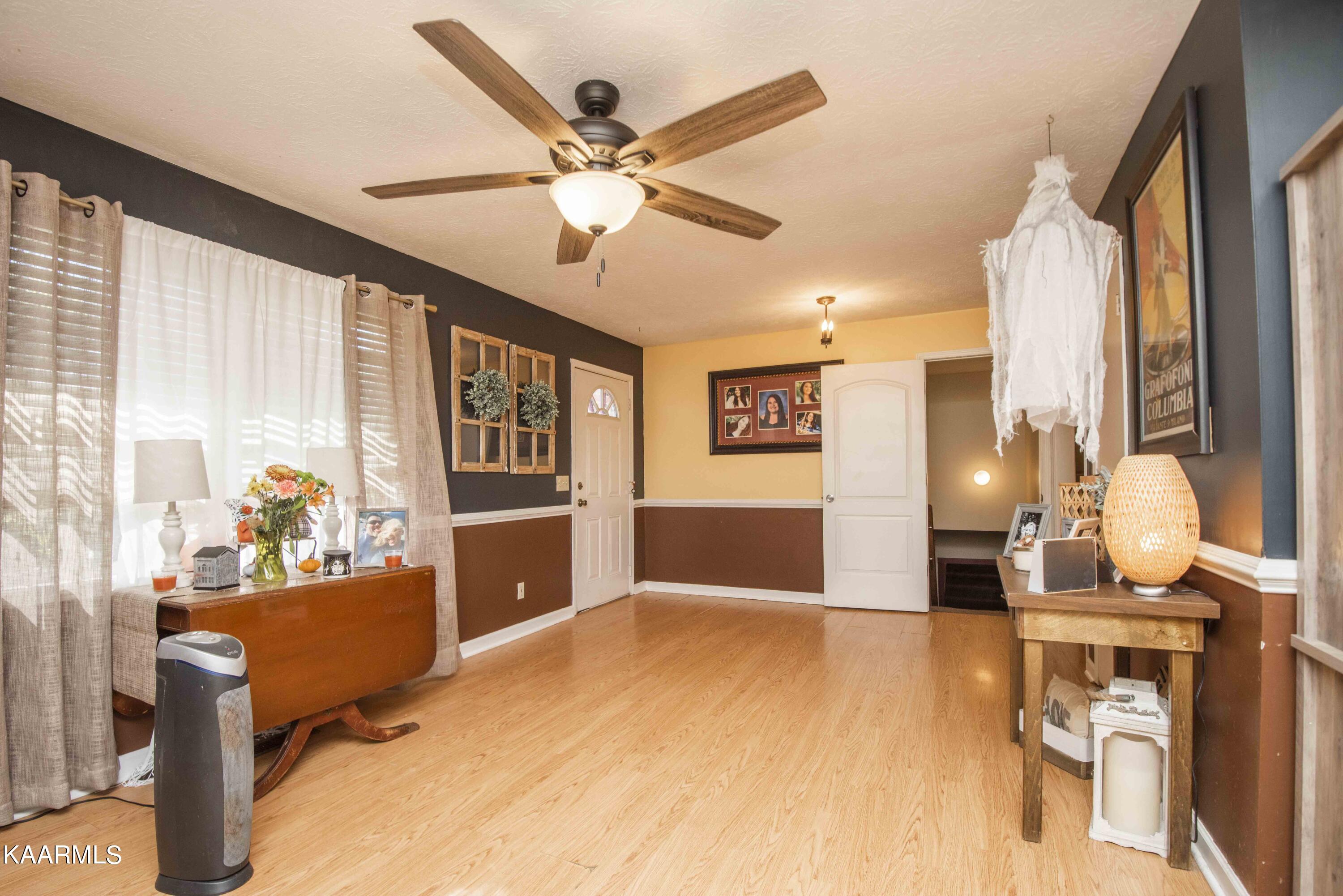 580 Rice Road Dayton, TN 37321 - Photo 14 of 45 living_1