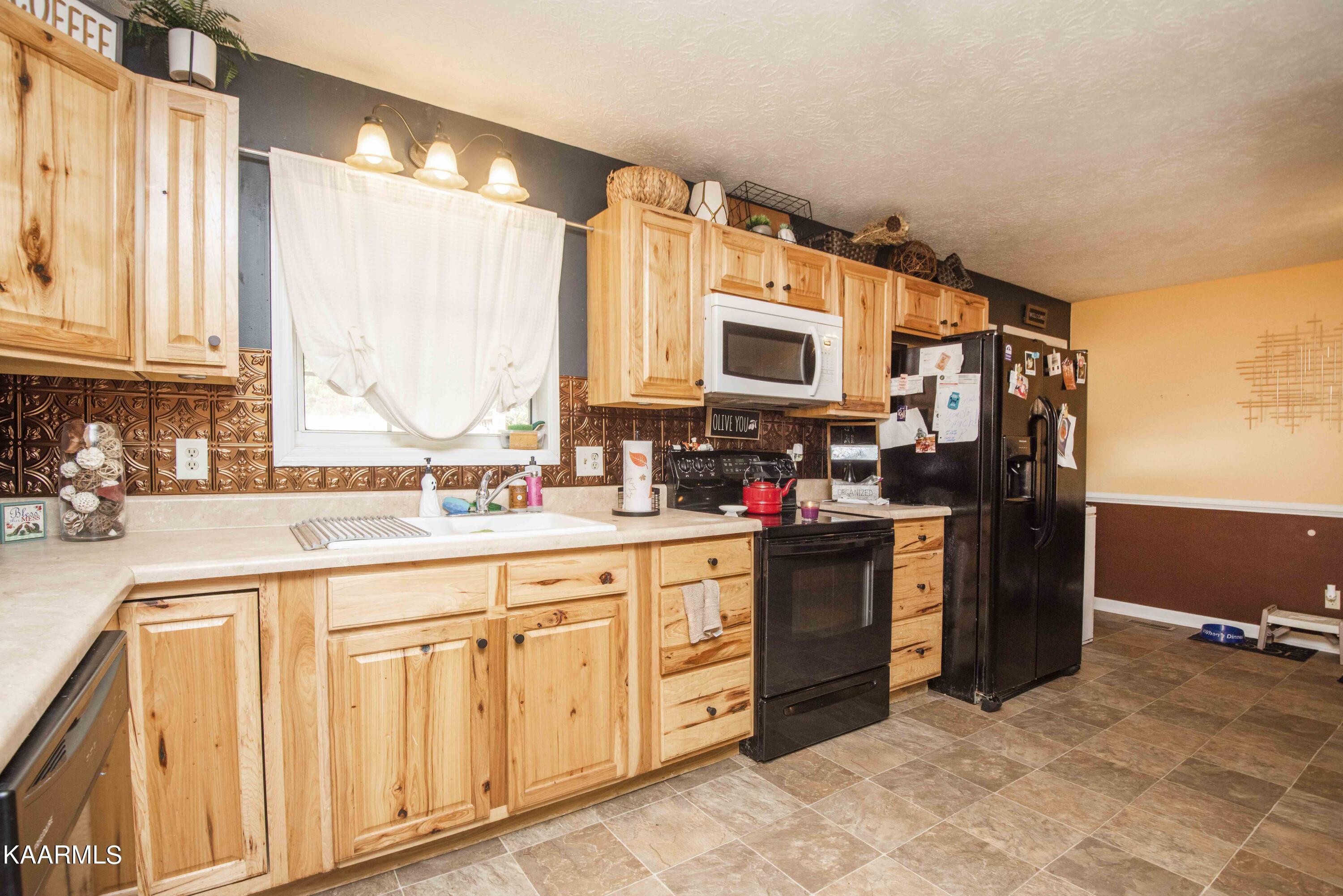 580 Rice Road Dayton, TN 37321 - Photo 5 of 45 kitchen 3_1