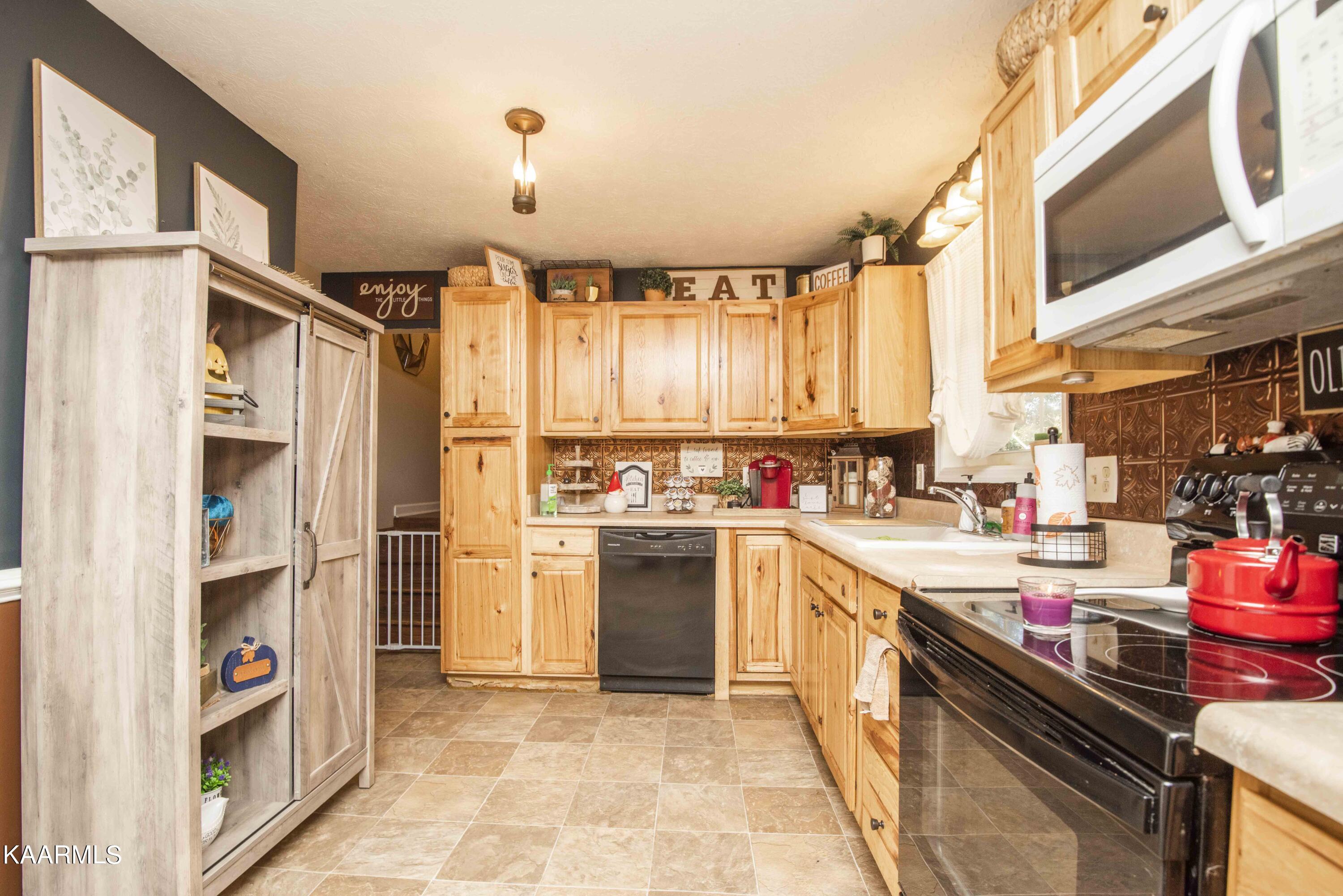 580 Rice Road Dayton, TN 37321 - Photo 6 of 45 kitchen_1