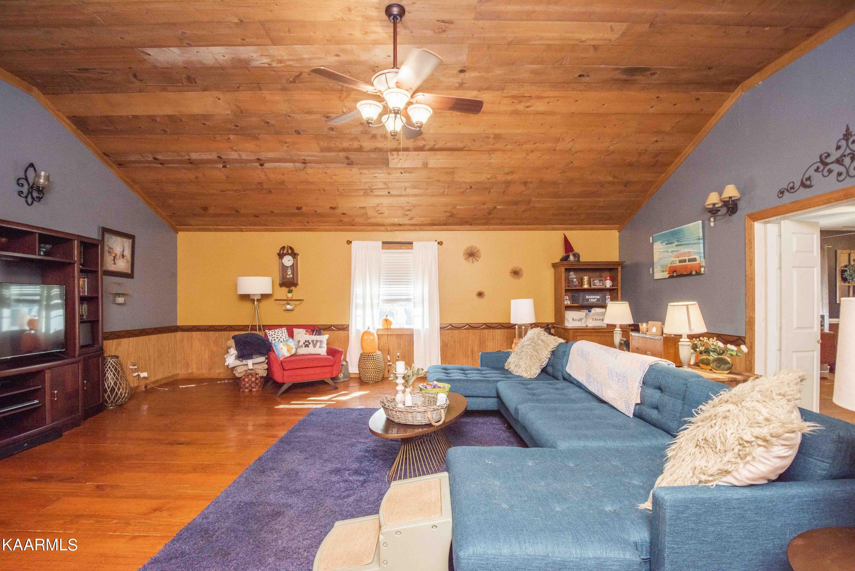 580 Rice Road Dayton, TN 37321 - Photo 10 of 45 den_1