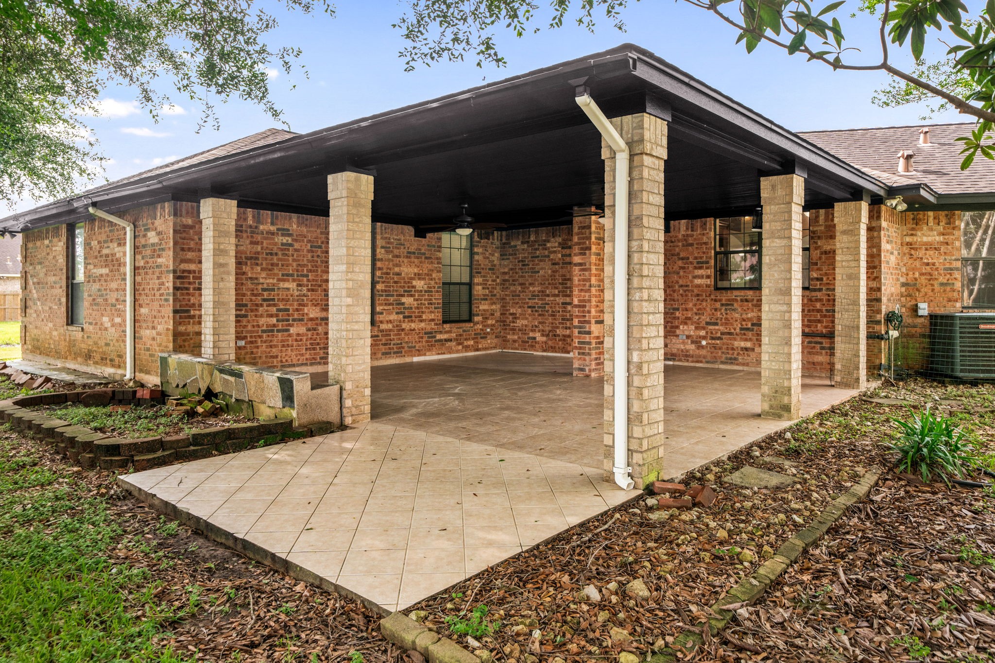 208 Tracy Street Angleton, TX 77515 - Photo 27 of 48